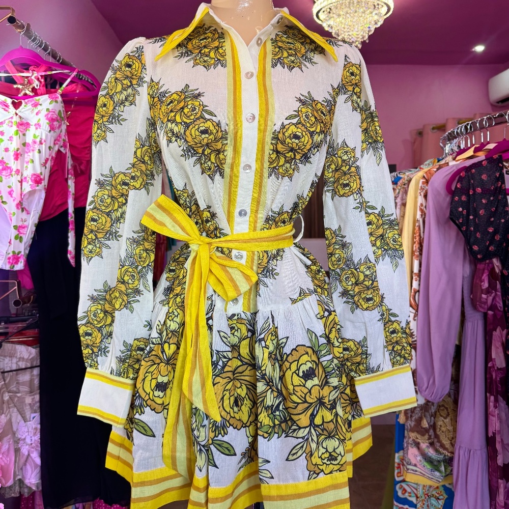 Beautiful yellow flower dress 🌼